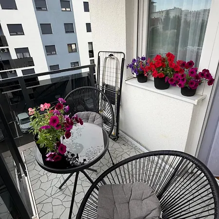 Cozy Near Airport Apartamento